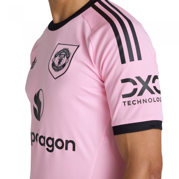Manchester United 2025/26 Third Goalkeeper Shirt - Pink