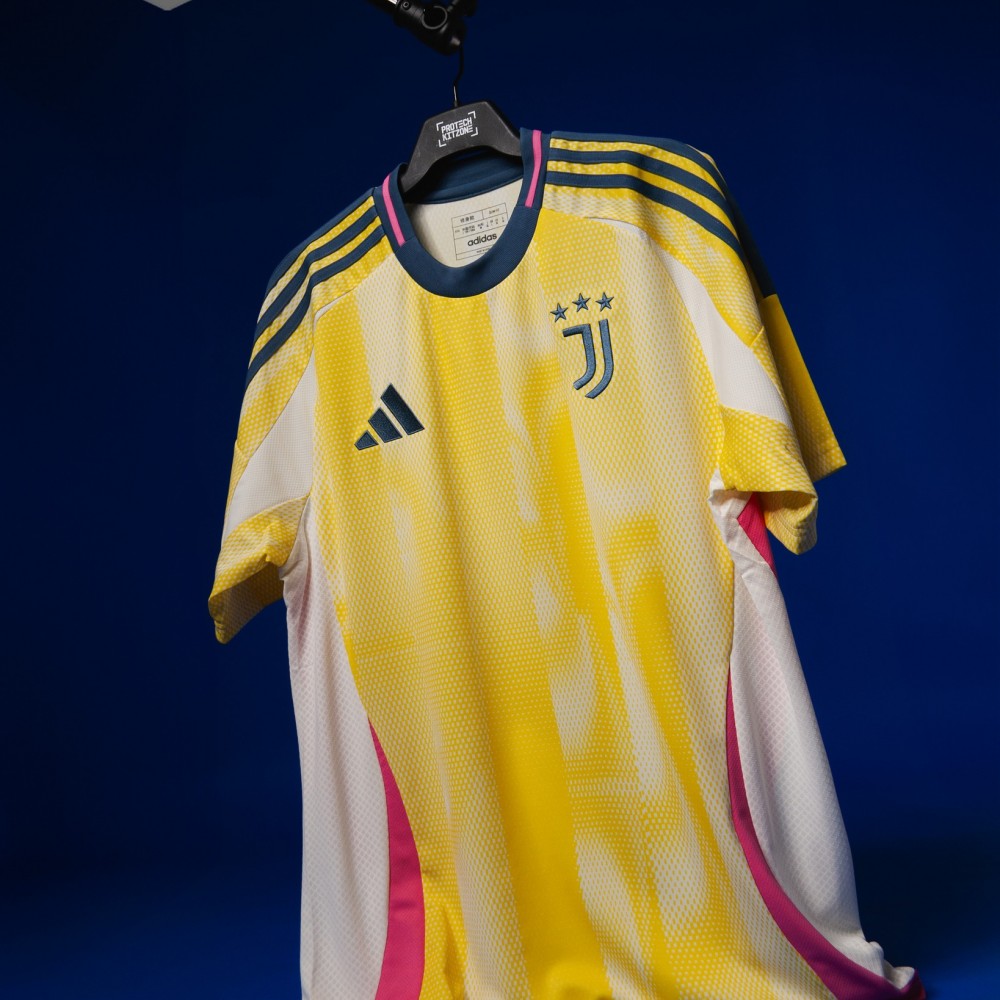 Juventus FC 2024/25 Away Shirt